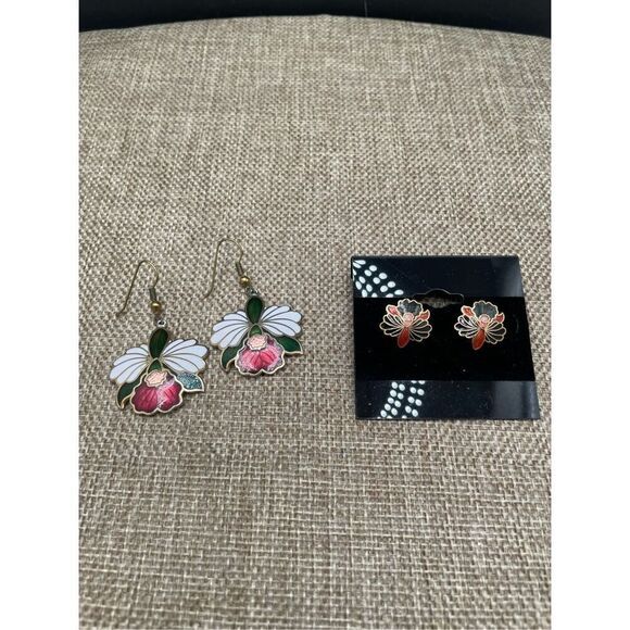 Bundle of Two Vintage Cloisonné Orchid Flower Dangling Earrings - Picture 2 of 8